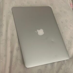 Apple MacBook Silver